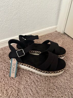 NWT TOMS Black Platform Sandals with Ankle Strap